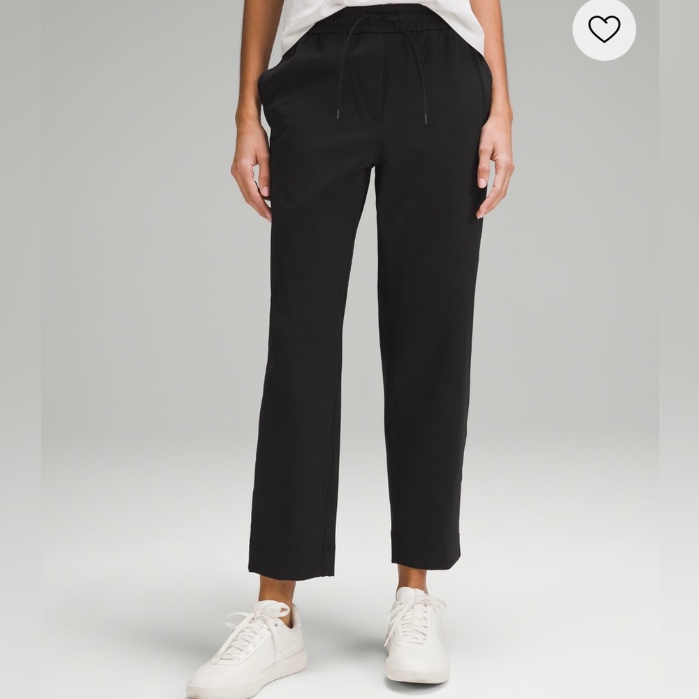Lululemon women’s tapered leg mid rise 7/8 pant length luxstreme sz. L. Black